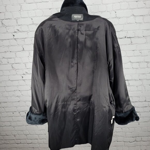 VTG Portrait Black Wool Blend Faux Fur Trim Buttoned Lined Over Coat Size 14 - Picture 6 of 13